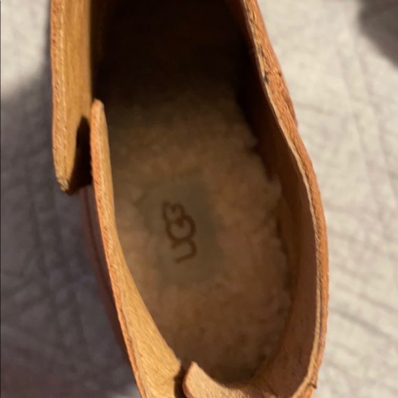 UGG AMAL WEDGE 8.5!!! - Picture 5 of 8